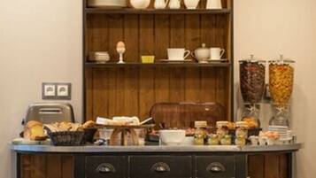 Petit déjeuner buffet servi tous les jours en supplément