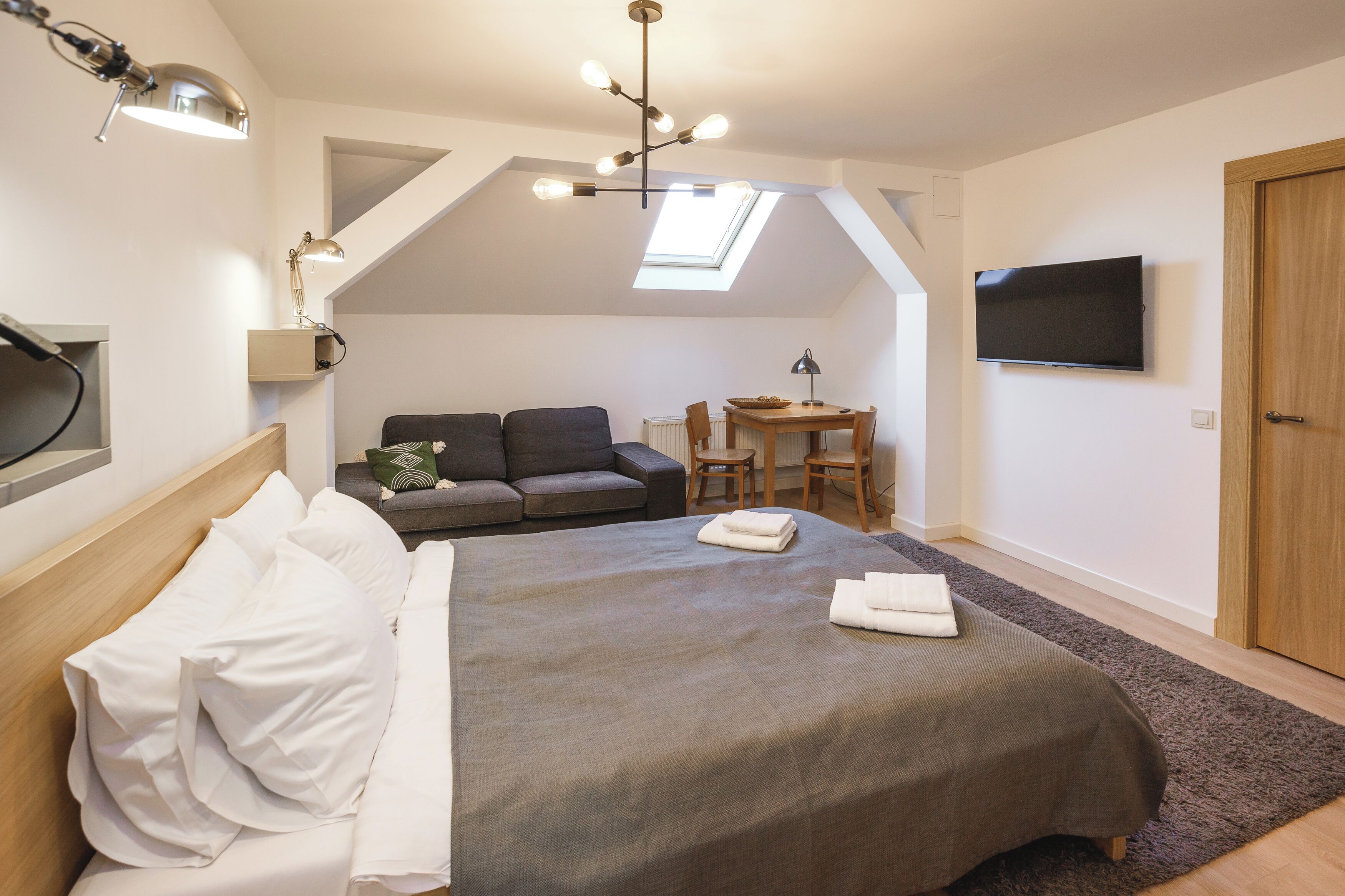 بديكورات فريدة لكل غرفة وطراز فريد لكل وحدة ومكتب