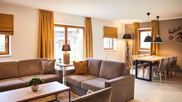 Nhà gỗ, 3 phòng ngủ, phòng tắm hơi (Wolfgangsee) | Khu phòng khách | TV màn hình phẳng