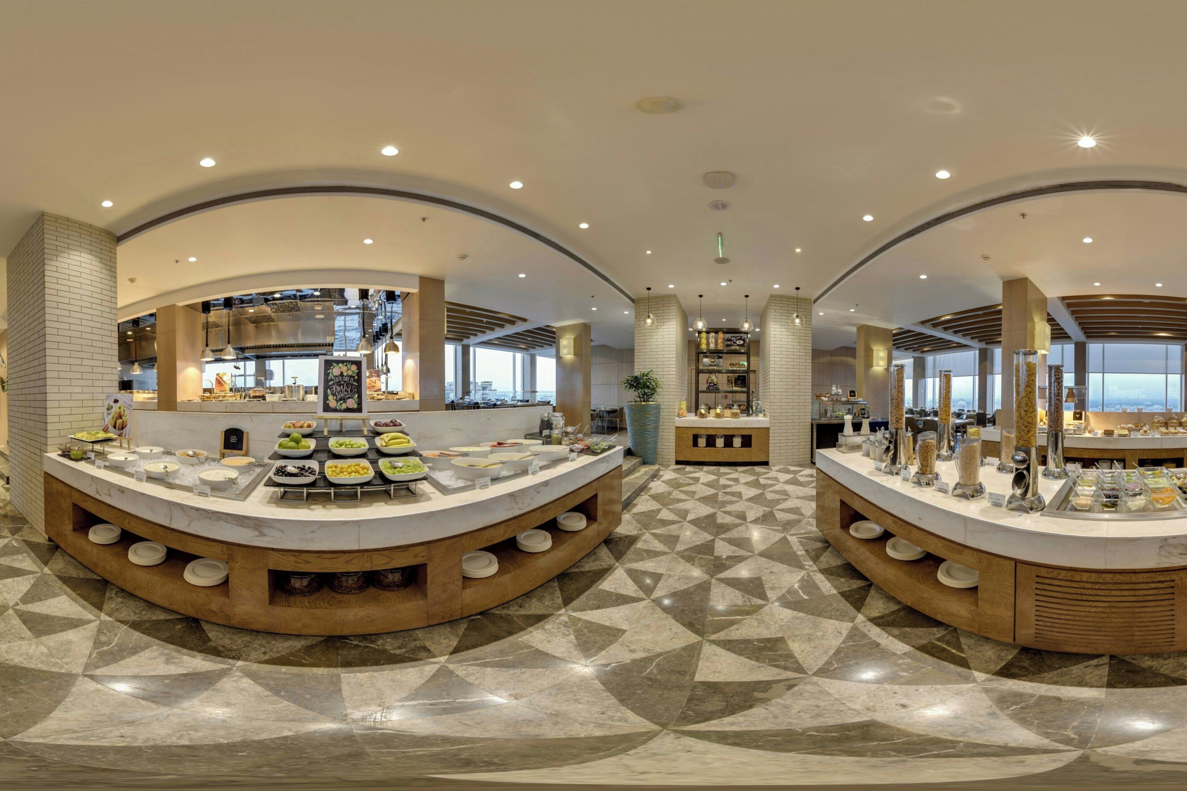 3 restaurants, breakfast, lunch, dinner served; international cuisine