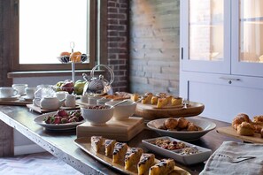 Free daily cooked-to-order breakfast - Arlington Place Bed & Breakfast (Brooklyn)