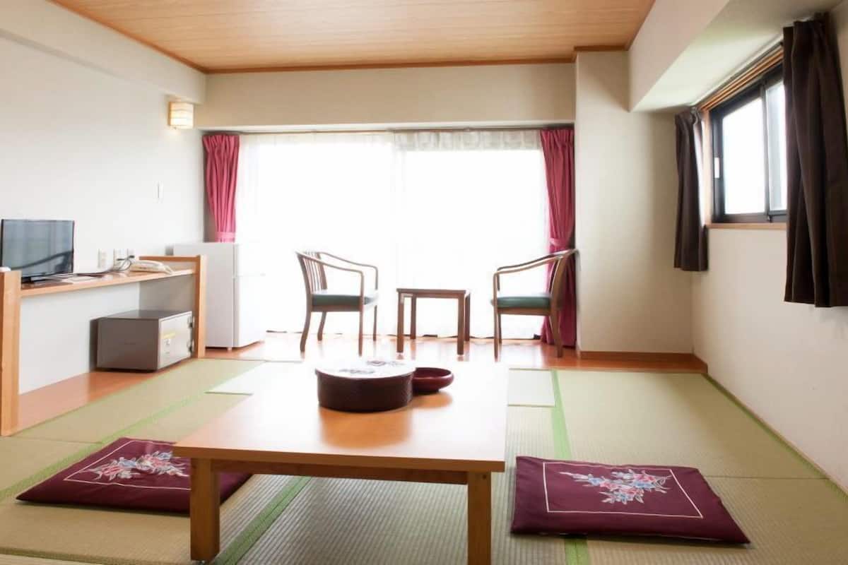 Japanese-Style Quadruple Room, Non Smoking | In-room safe, free WiFi