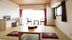 Traditionellt rum - icke-rökare (Japanese-Style Quadruple Room) | Värdeförvaringsskåp på rummet och gratis wi-fi