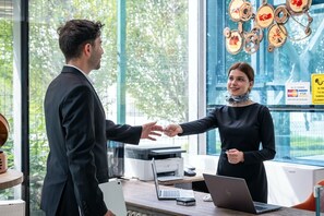 Reception - Discovery Hotel (Istanbul)