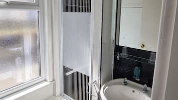 Phòng | Phòng tắm | Buồng tắm vòi sen, đồ dùng nhà tắm miễn phí, máy sấy tóc, khăn tắm