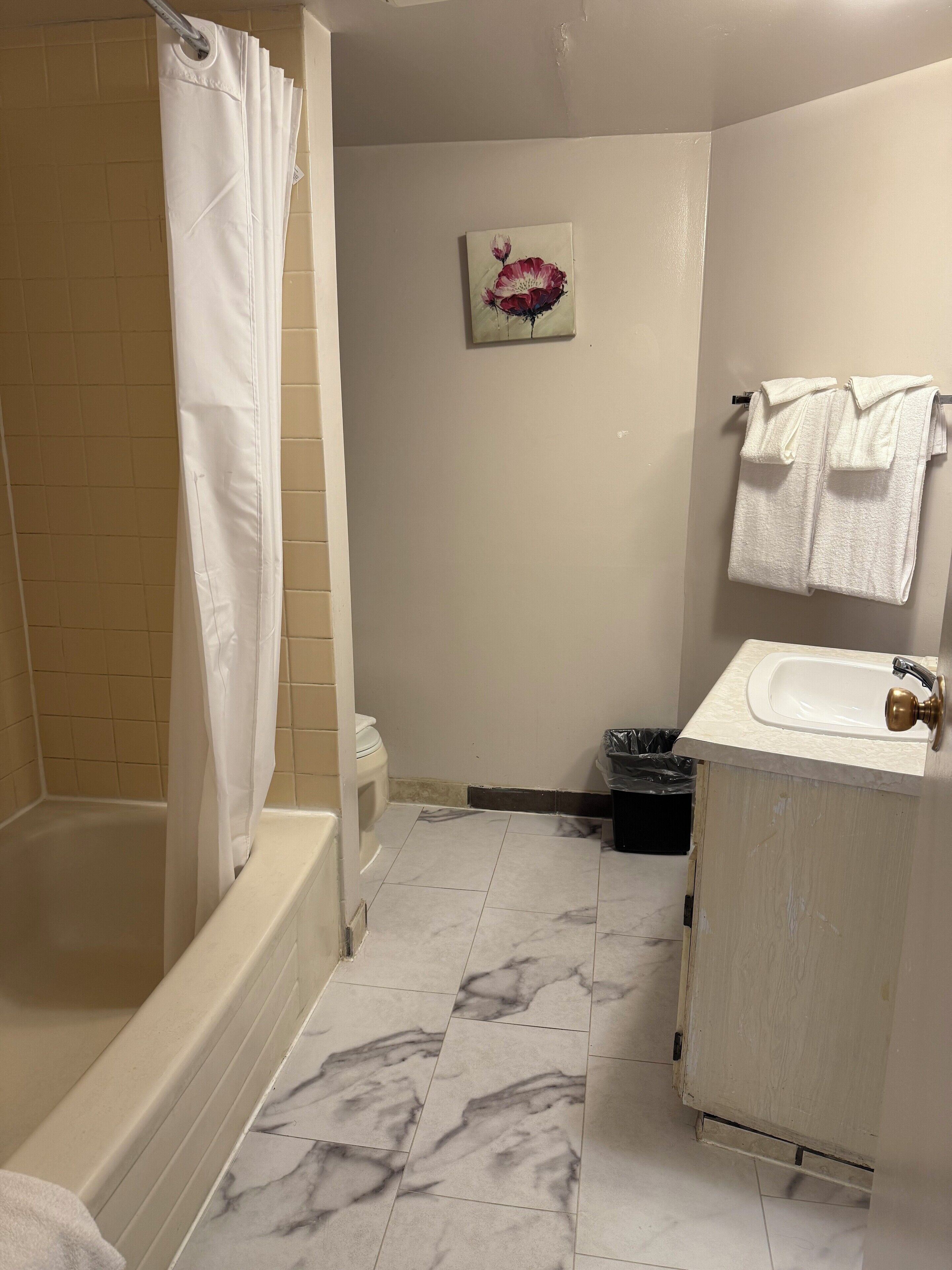 Photo - Thriftlodge Edmonton