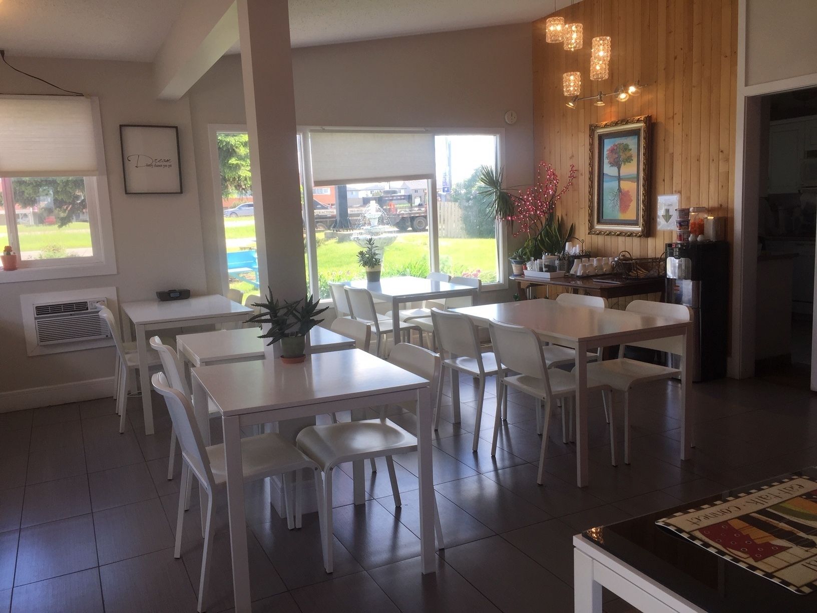 Photo - Thriftlodge Edmonton