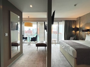 Suite, 1 King Bed with Sofa bed, City View