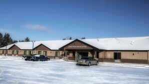 Exterior - Junction Inn Suites & Conference Center (Babbitt)