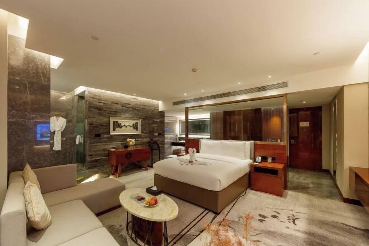 Minibar, in-room safe, cribs/infant beds, alarm clocks