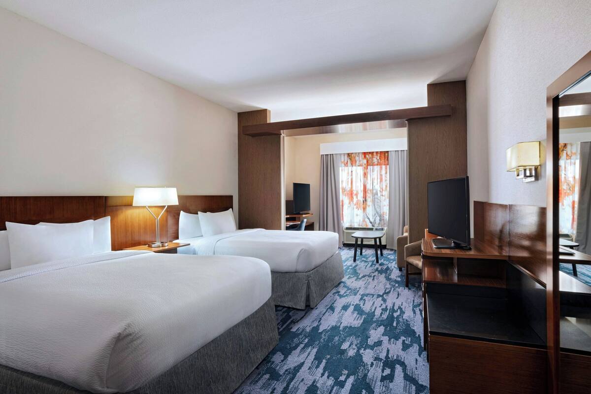 Premium bedding, in-room safe, desk, blackout curtains