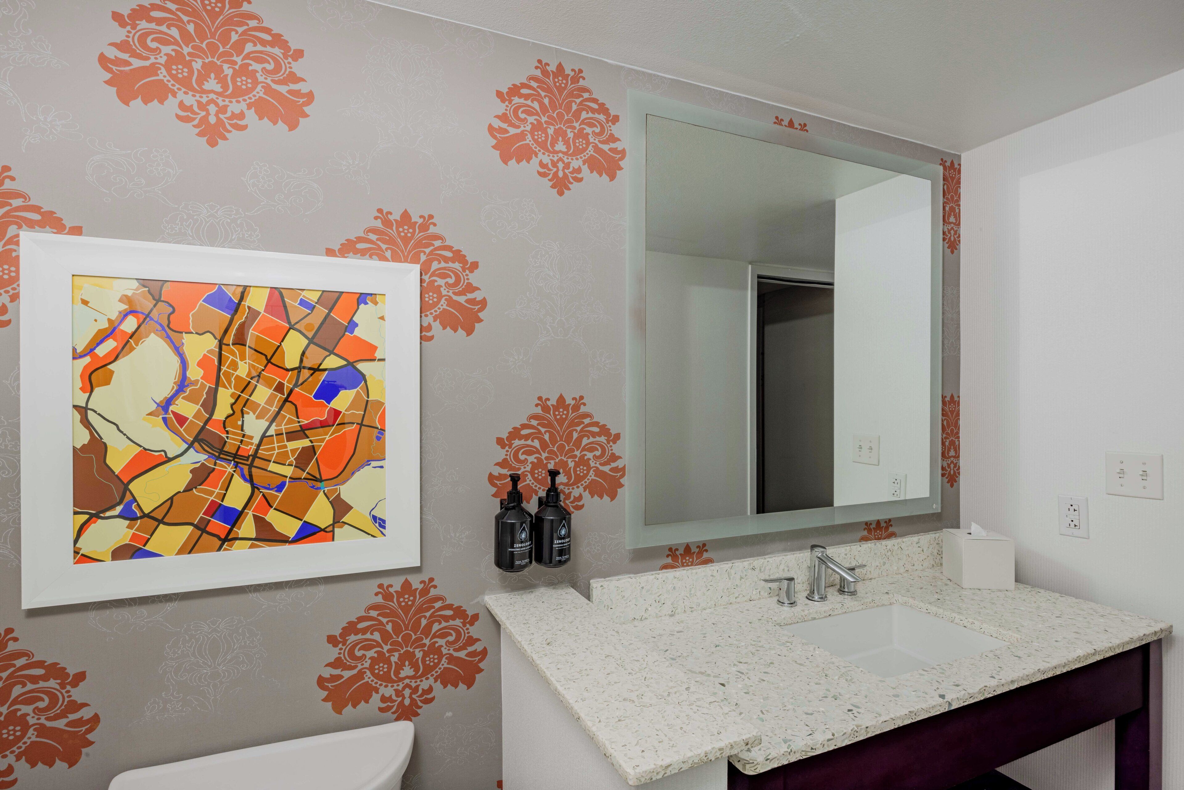 standard room | bathroom | combined shower/bathtub, designer toiletries, hair dryer, towels