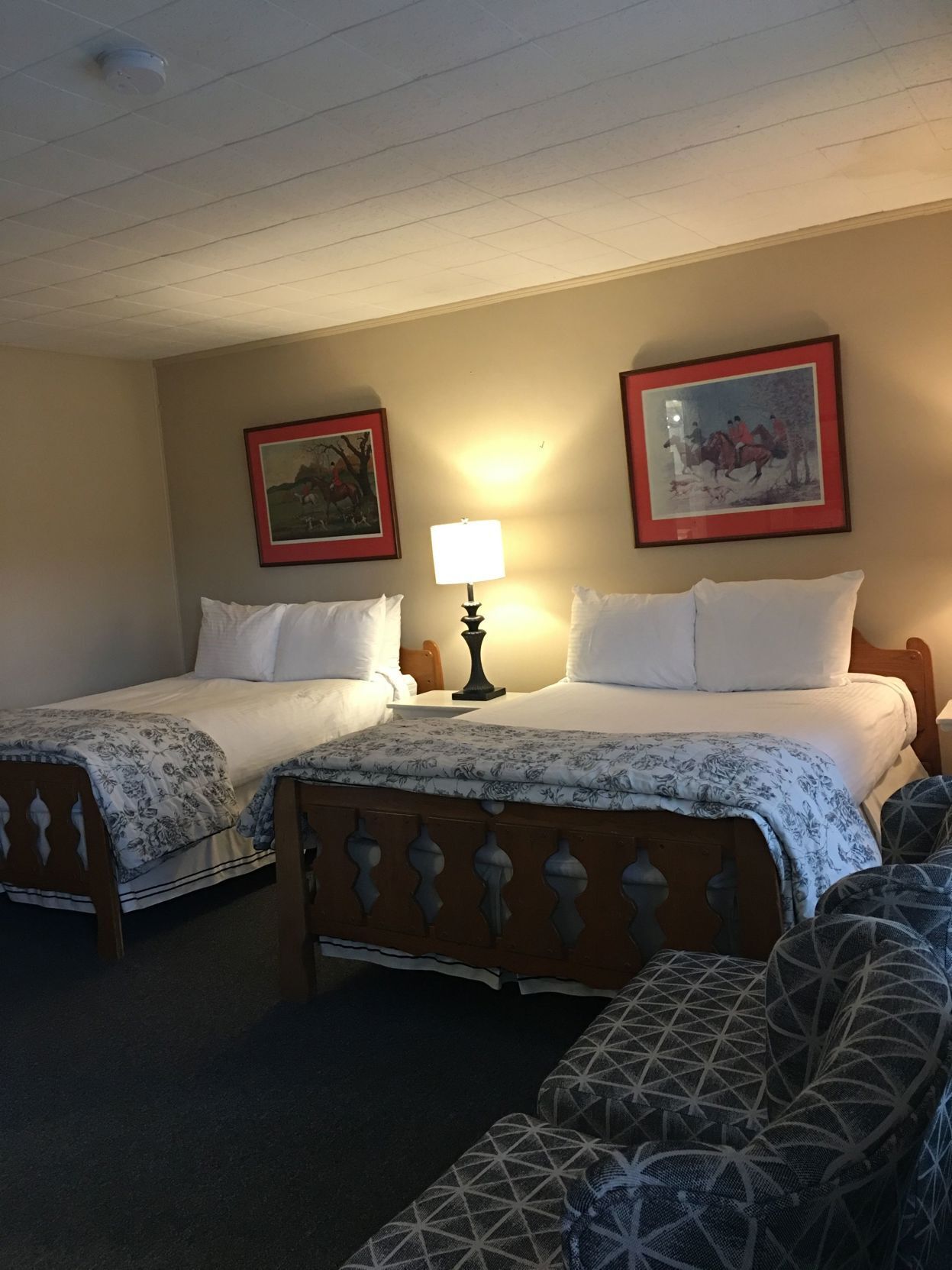 Premium bedding, desk, iron/ironing board, free WiFi