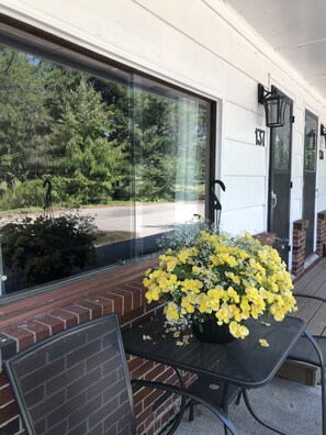 Family Double Room, 2 Queen Beds | Premium bedding, desk, iron/ironing board, free WiFi - Timberland Motel (Penobsquis)