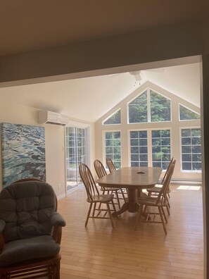 Bungalow Premium, 3 habitaciones, 2 baños, vista al resort | Comedor