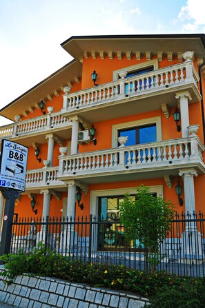 Ngoại thất