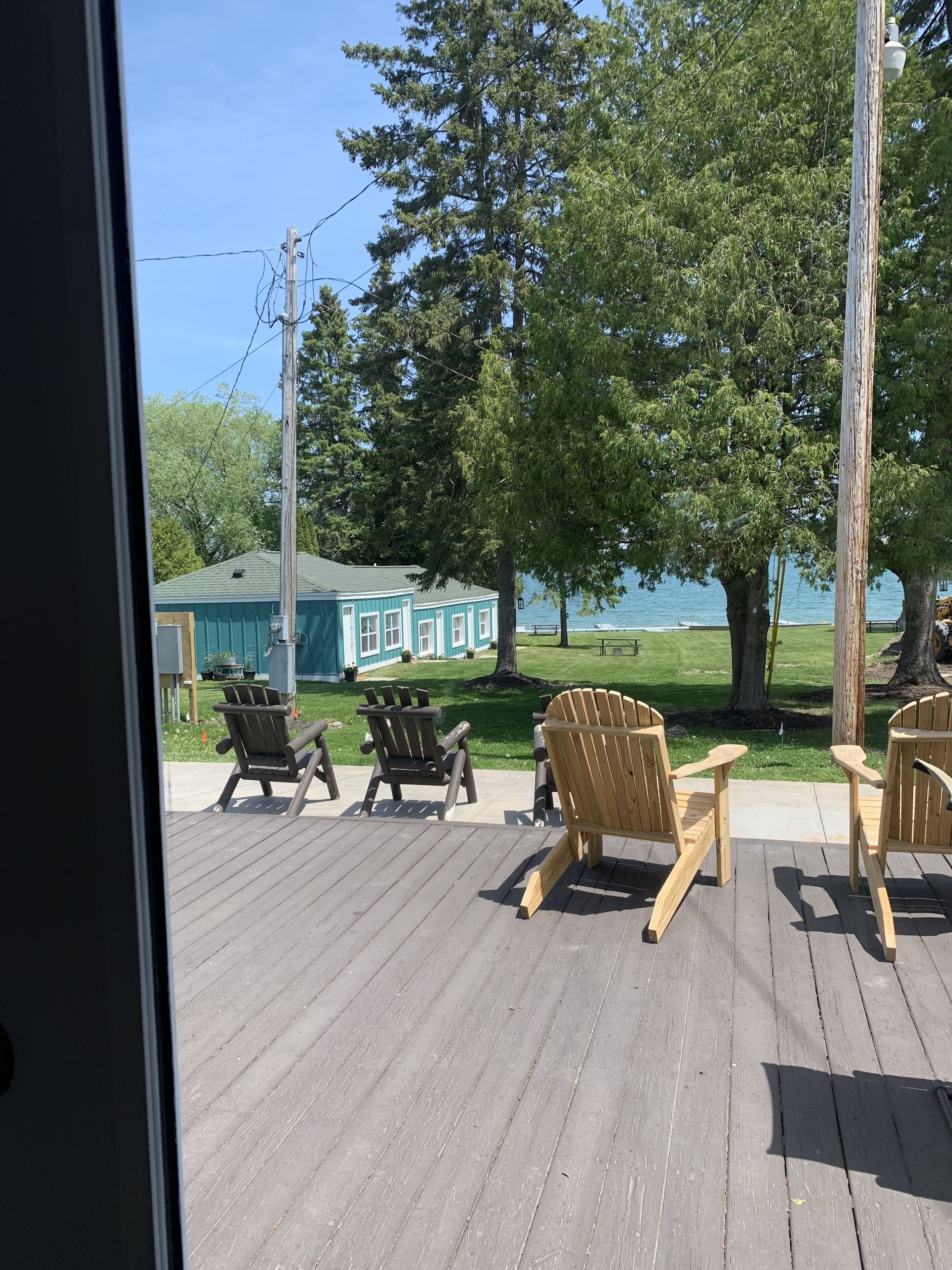 room, 1 queen bed, lake view | free wifi, bed sheets