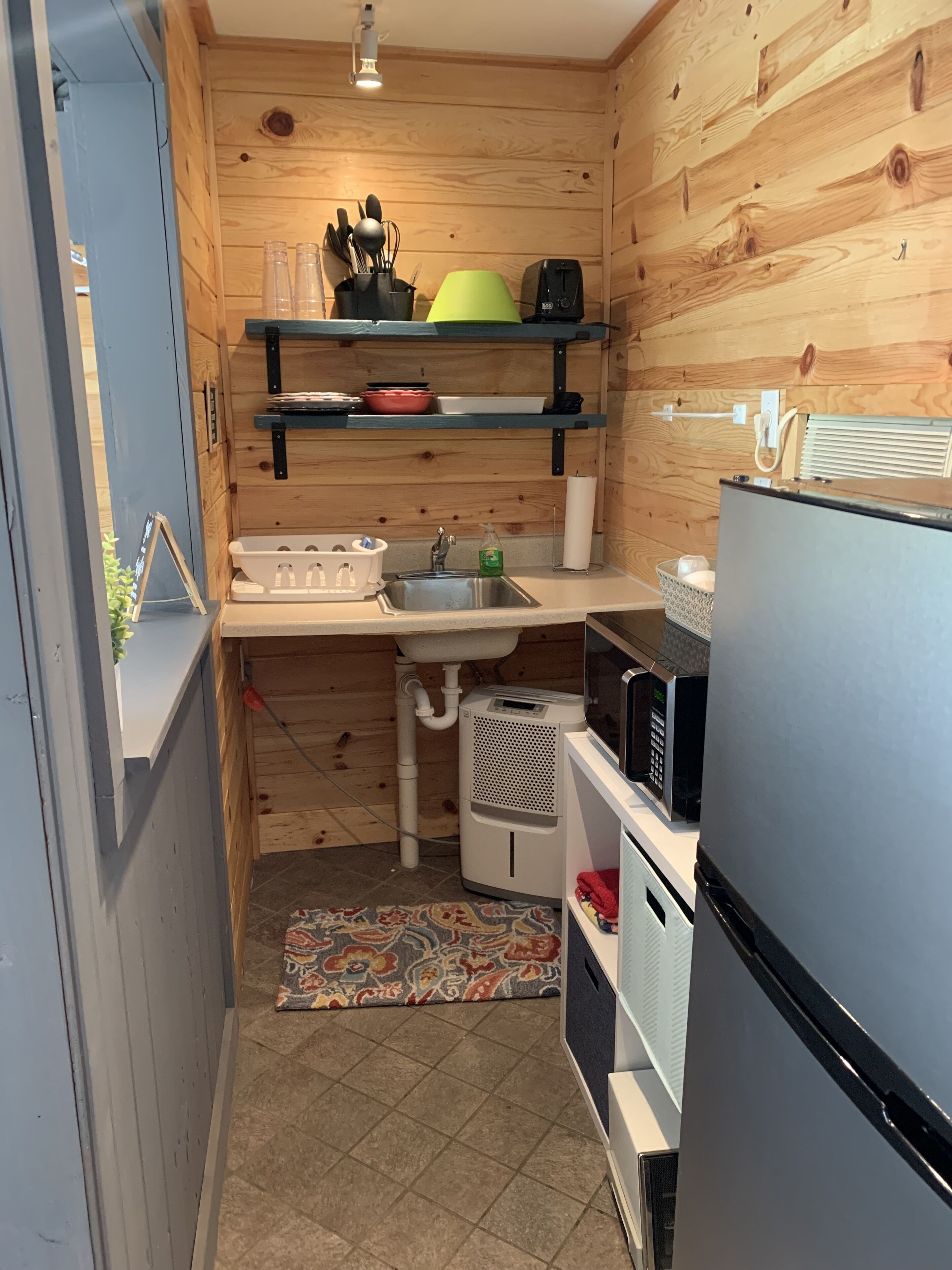 room, 2 queen beds, kitchenette, lakeside | free wifi, bed sheets