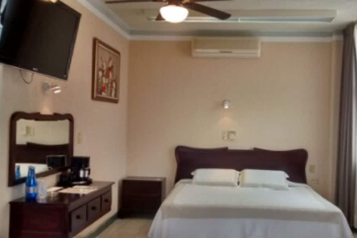 ห้องจูเนียร์สวีท, 1 ห้องนอน | เครื่องนอนระดับพรีเมียม, Wi-Fi ฟรี, ผ้าปูที่นอน