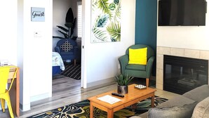 Condo2 605 | Living area