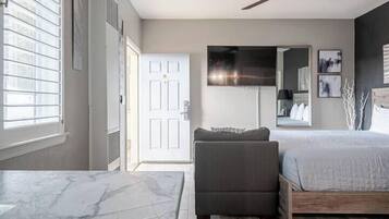 Suíte estúdio executiva | 1 quarto, individualmente decorados, individualmente mobiliados