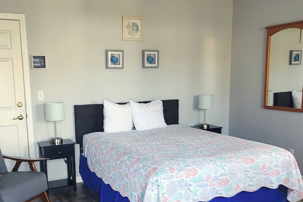 Studio 603 | 1 bedroom, laptop workspace, iron/ironing board, WiFi (free)