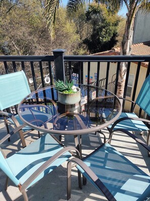 Condo có thiết kế đặc trưng | Hiên