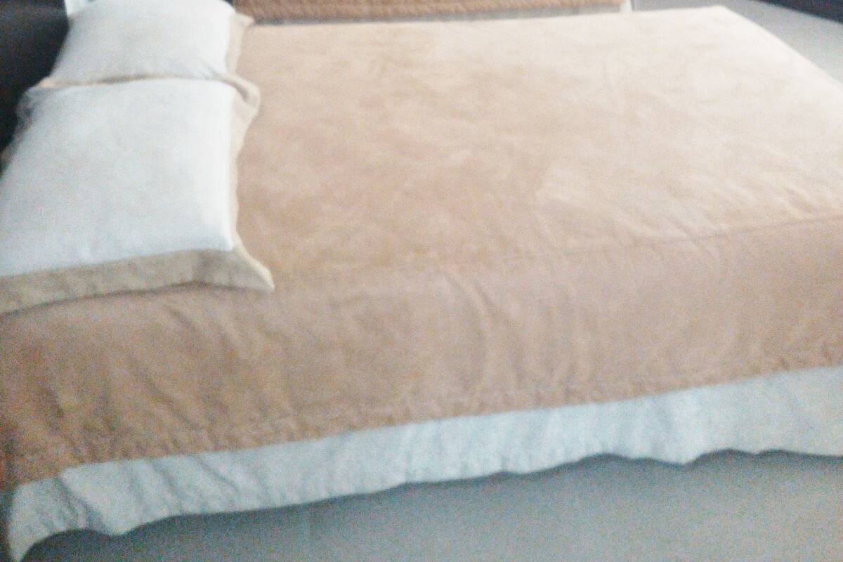 Suite, Balcony | Minibar, desk, soundproofing, rollaway beds