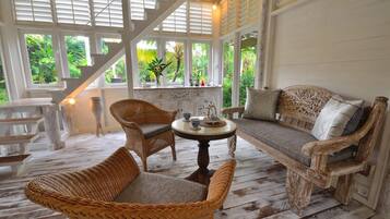 Télévision à écran plat de 51 pouces avec chaßnes par satellite