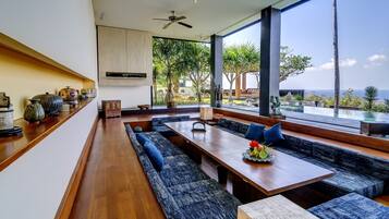 Luxe villa, meerdere slaapkamers, privézwembad, uitzicht op zee | Dineren met familie