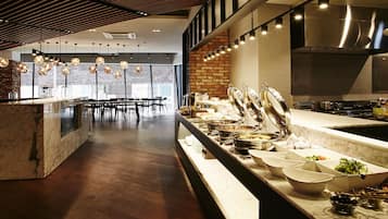 Tägliches Frühstücksbuffet gegen Gebühr