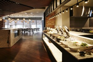 Daily buffet breakfast for a fee