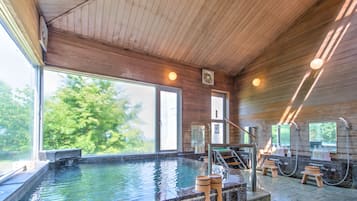 Indoor spa tub