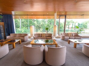 Zona de estar del vestíbulo