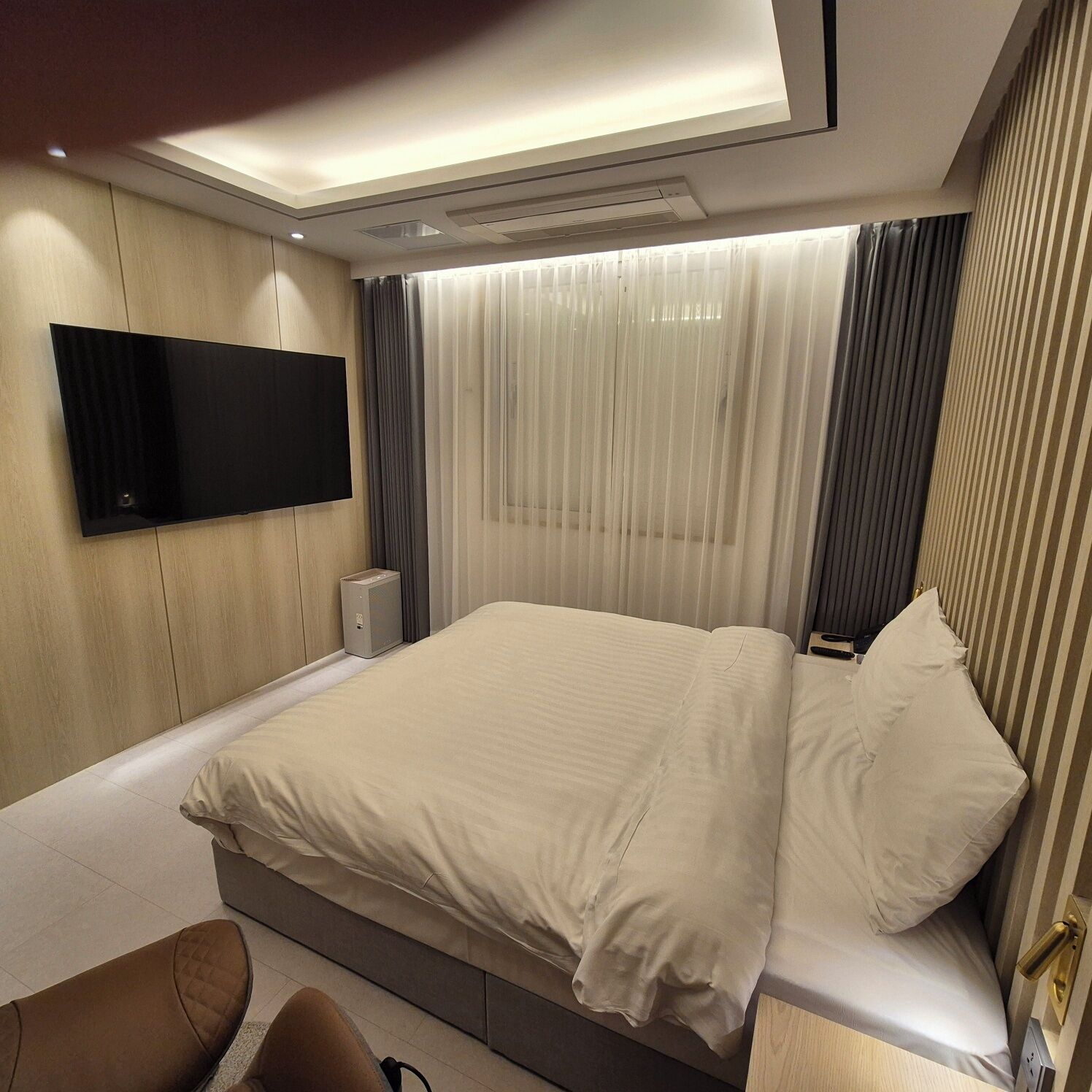 royal vip double [free semi buffet breakfast (sun~thu for 2 pax / fri~sat&public holiday for 1 pax)] | 1 bedroom, down duvets, blackout curtains, soundproofing