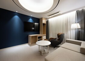 Royal Suite [Free Semi Buffet Breakfast (Sun~Thu for 2 PAX / Fri~Sat & Public Holiday for 1 PAX)] | 羽绒被、遮光窗帘、隔音、免费 WiFi