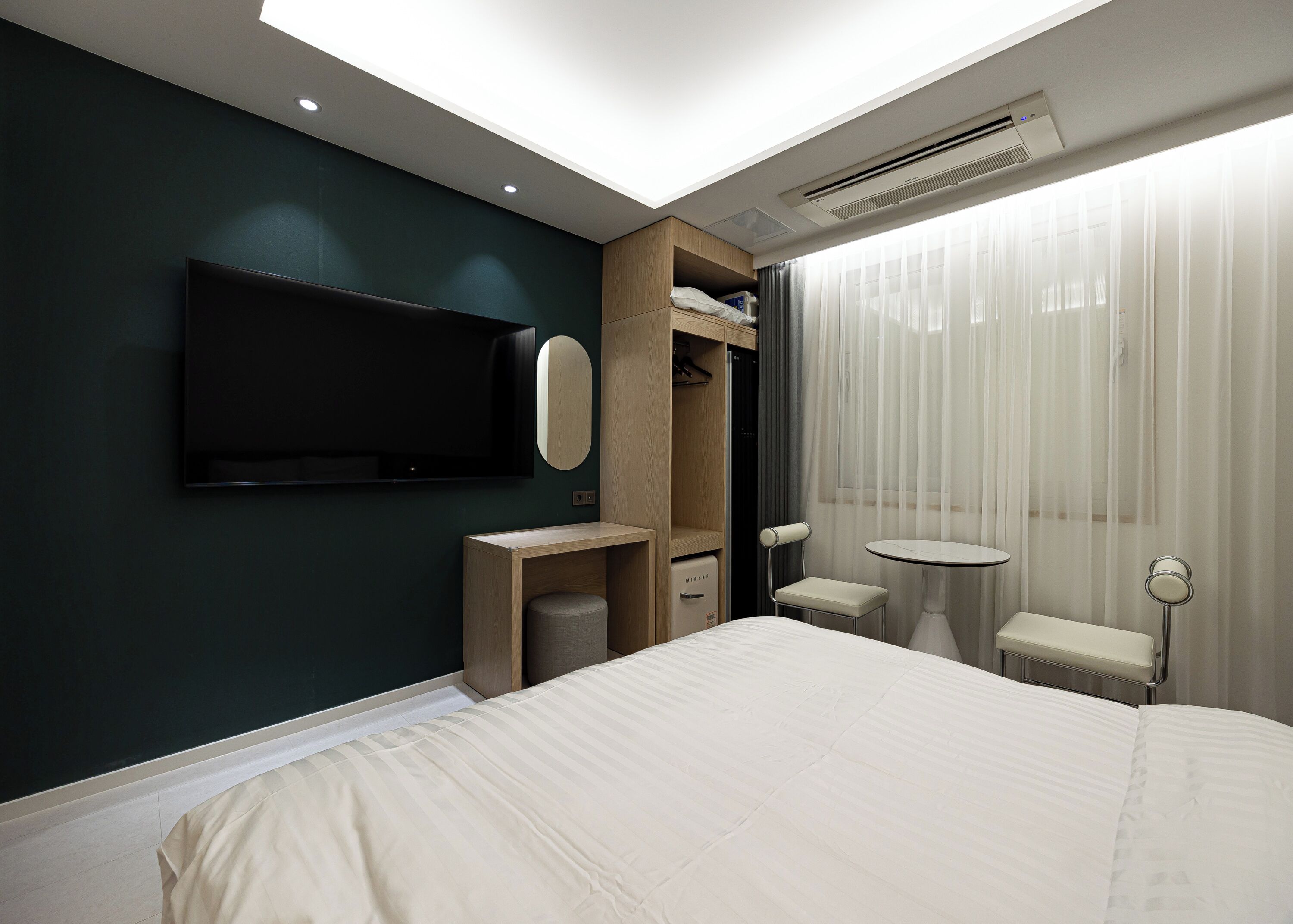 double room [free semi buffet breakfast (sun~thu for 2 pax / fri~sat & public holiday for 1 pax)] | 1 bedroom, down duvets, blackout curtains, soundproofing