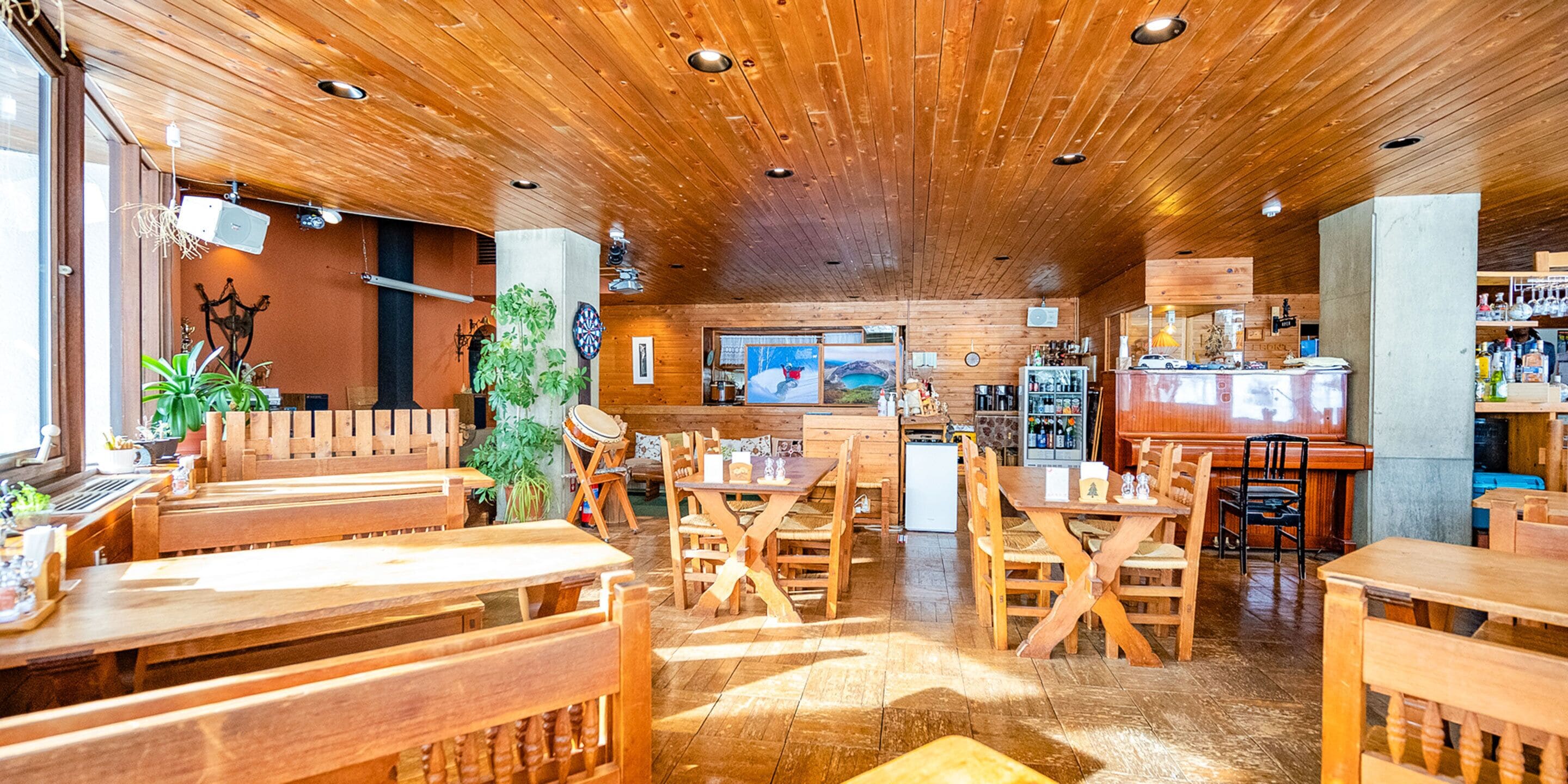 Se sirven desayunos, comidas y cenas 