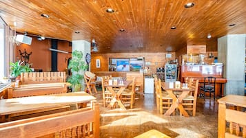 Frühstück, Mittagessen und Abendessen