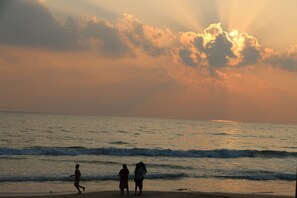 View from property - Ranmal Beach Hotel (Hikkaduwa)