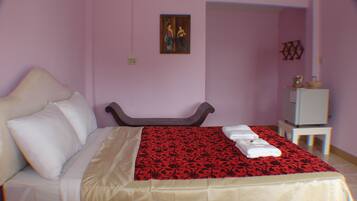 Rollaway beds, free WiFi