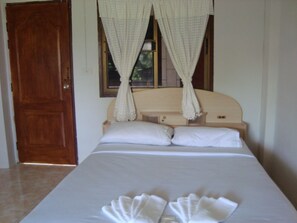 Rollaway beds, free WiFi - Kechkewalin House (Chiang Mai)