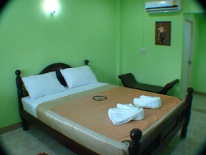Rollaway beds, free WiFi - Kechkewalin House (Chiang Mai)
