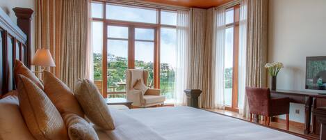 Master Suite - Sir James Taylor | Premium bedding, minibar, in-room safe, desk