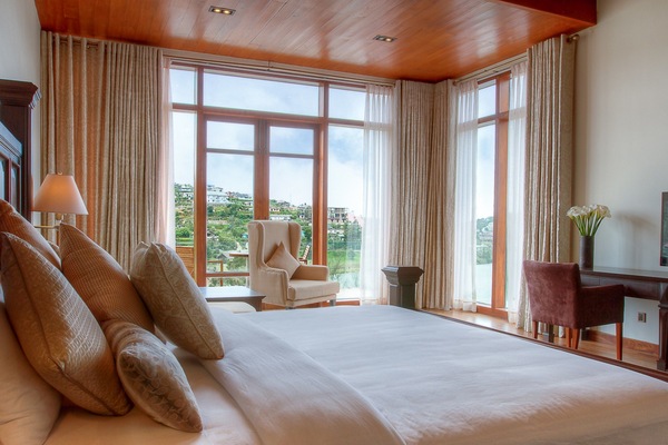 Master Suite - Sir James Taylor | Premium bedding, minibar, in-room safe, desk
