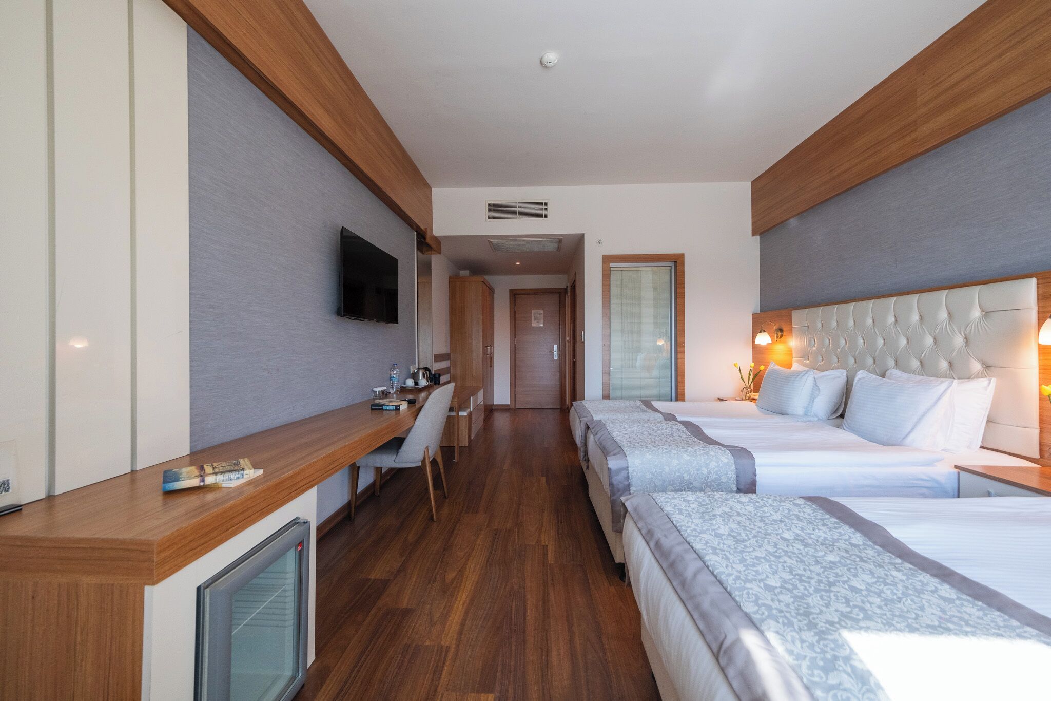 Standard Triple Room | Bathroom | Shower, free toiletries, hair dryer, slippers