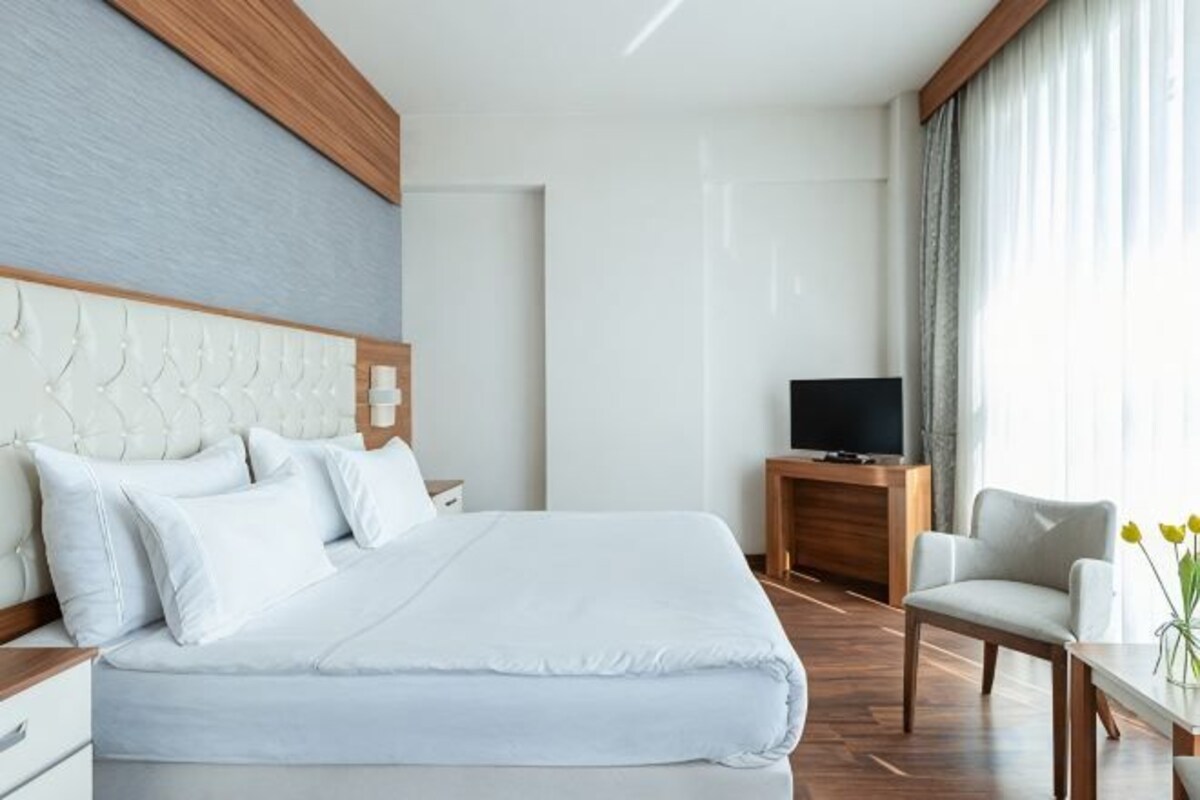 Standard Double Room With City View