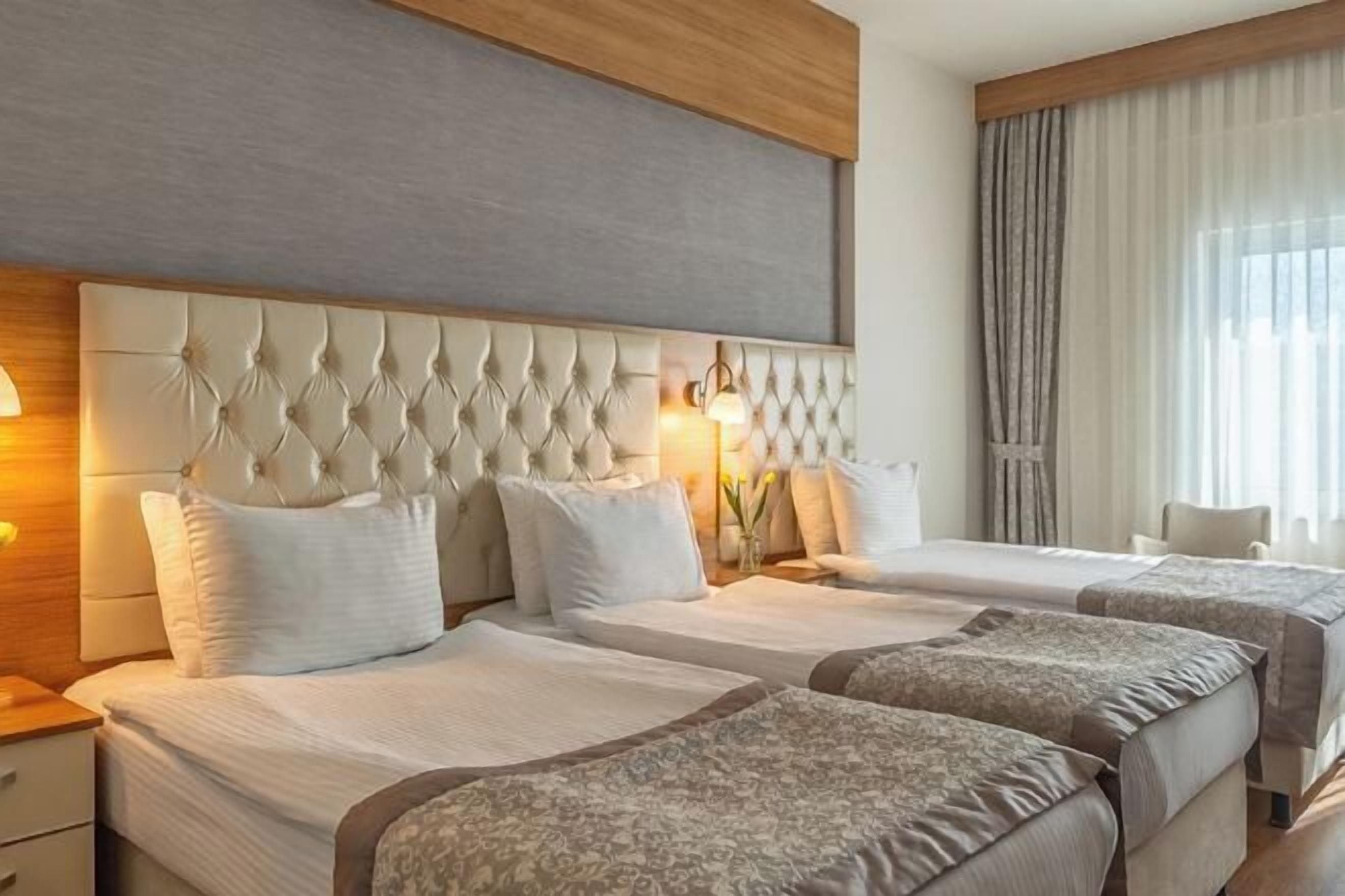 ミニバー、セーフティボックス (室内)、デスク、防音設備