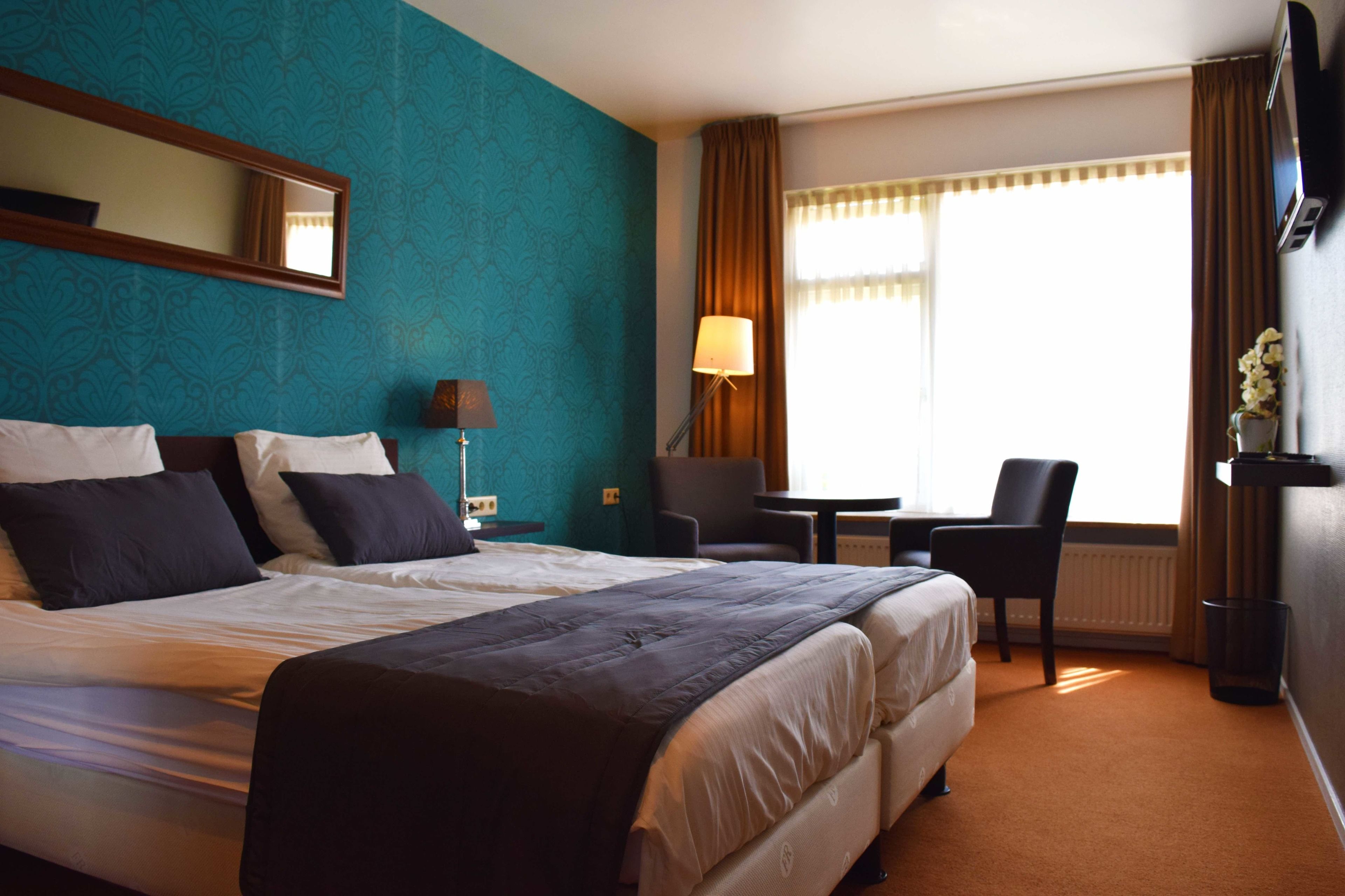 in-room safe, desk, cots/infant beds, rollaway beds