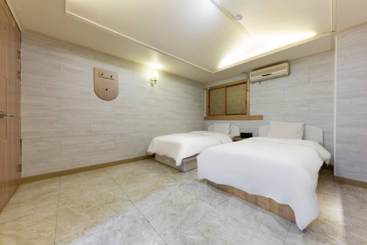 Chambre Affaires avec lits jumeaux, vue ville | Literie de qualité supérieure, couette en duvet d'oie